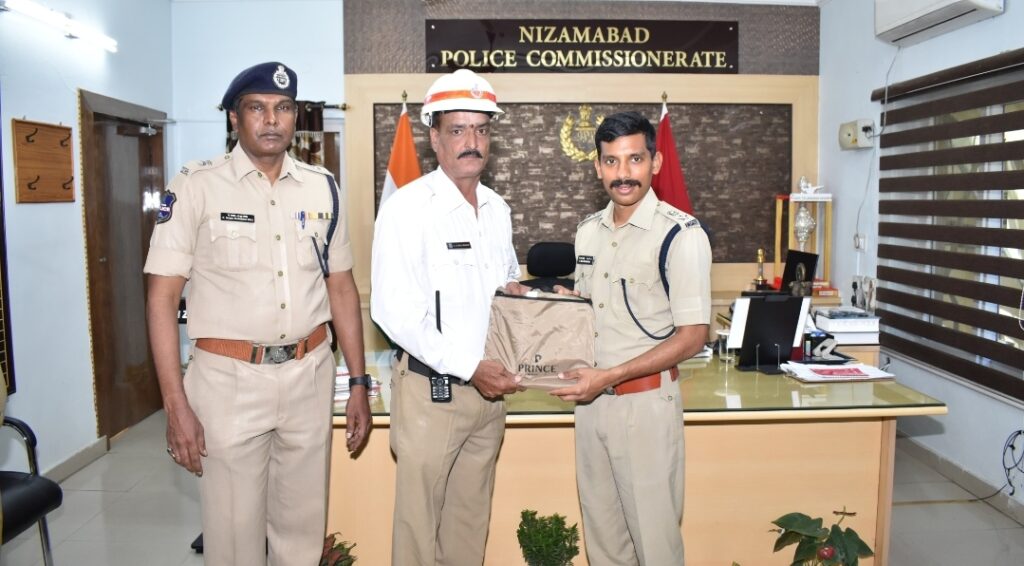 Screenshot_20251008_210454_WhatsApp