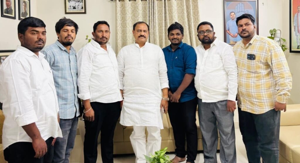 Screenshot_20251119_213559_WhatsApp